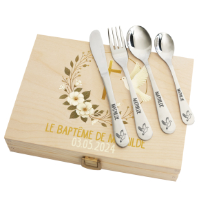 Coffret Baptême et ses couverts personnalisés