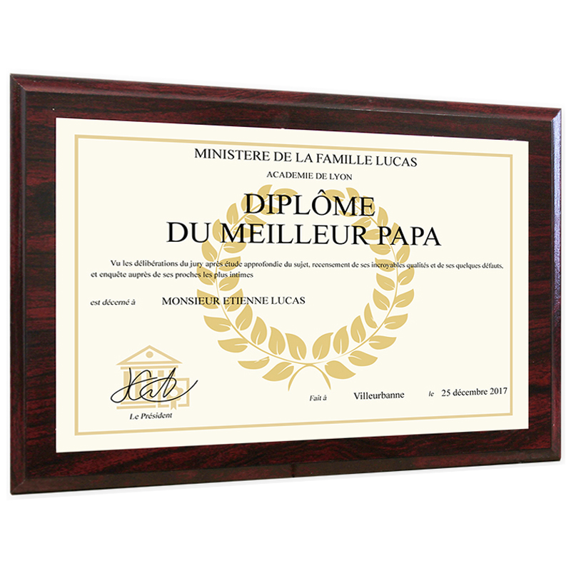 Diplôme Gratuit A Personnaliser / She graduated from the ...